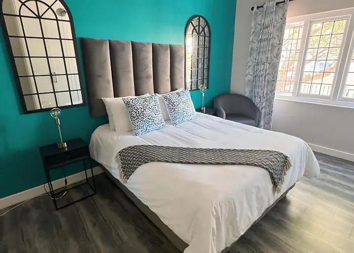 Beautiful Seapoint Holiday Apt