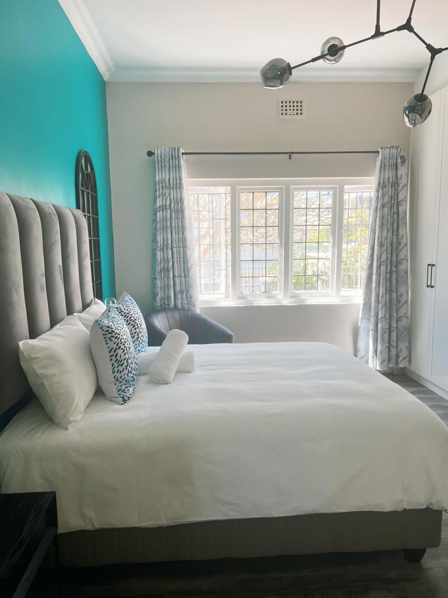 Apartment Beautiful Seapoint Cape Town