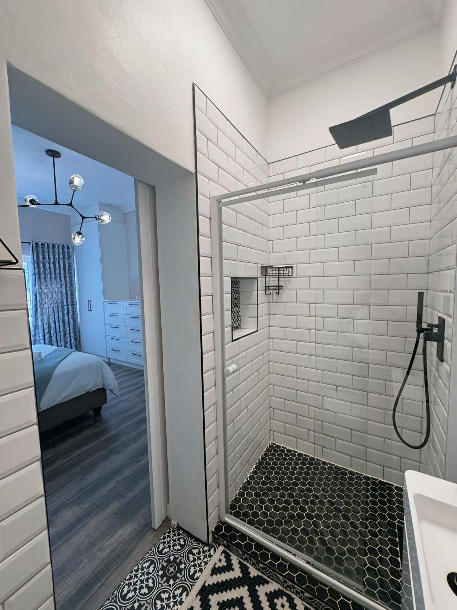 Apartment Beautiful Seapoint Cape Town